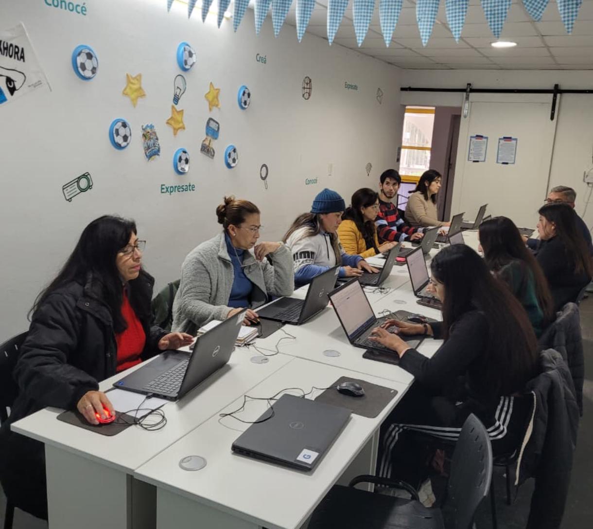 Se encuentran abiertas las inscripciones para los “Talleres Tecnológicos y Digitales” en la Casa del Bicentenario Se encuentran abiertas las inscripciones para los “Talleres Tecnológicos y Digitales” en la Casa del Bicentenario