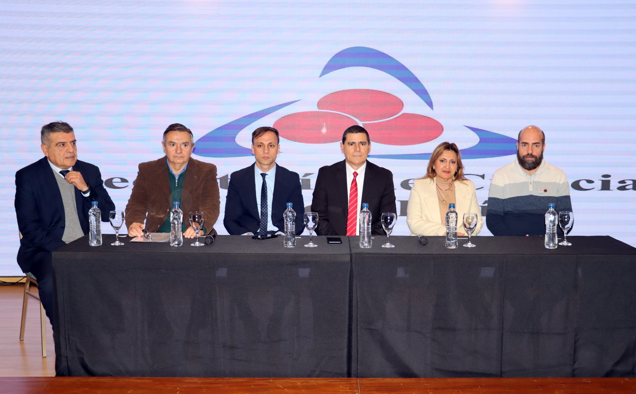 SE REALIZÓ UNA CONFERENCIA SOBRE EL FENÓMENO DE EL NIÑO Y SISTEMAS DE ALERTA TEMPRANA PARA LA PROVINCIA