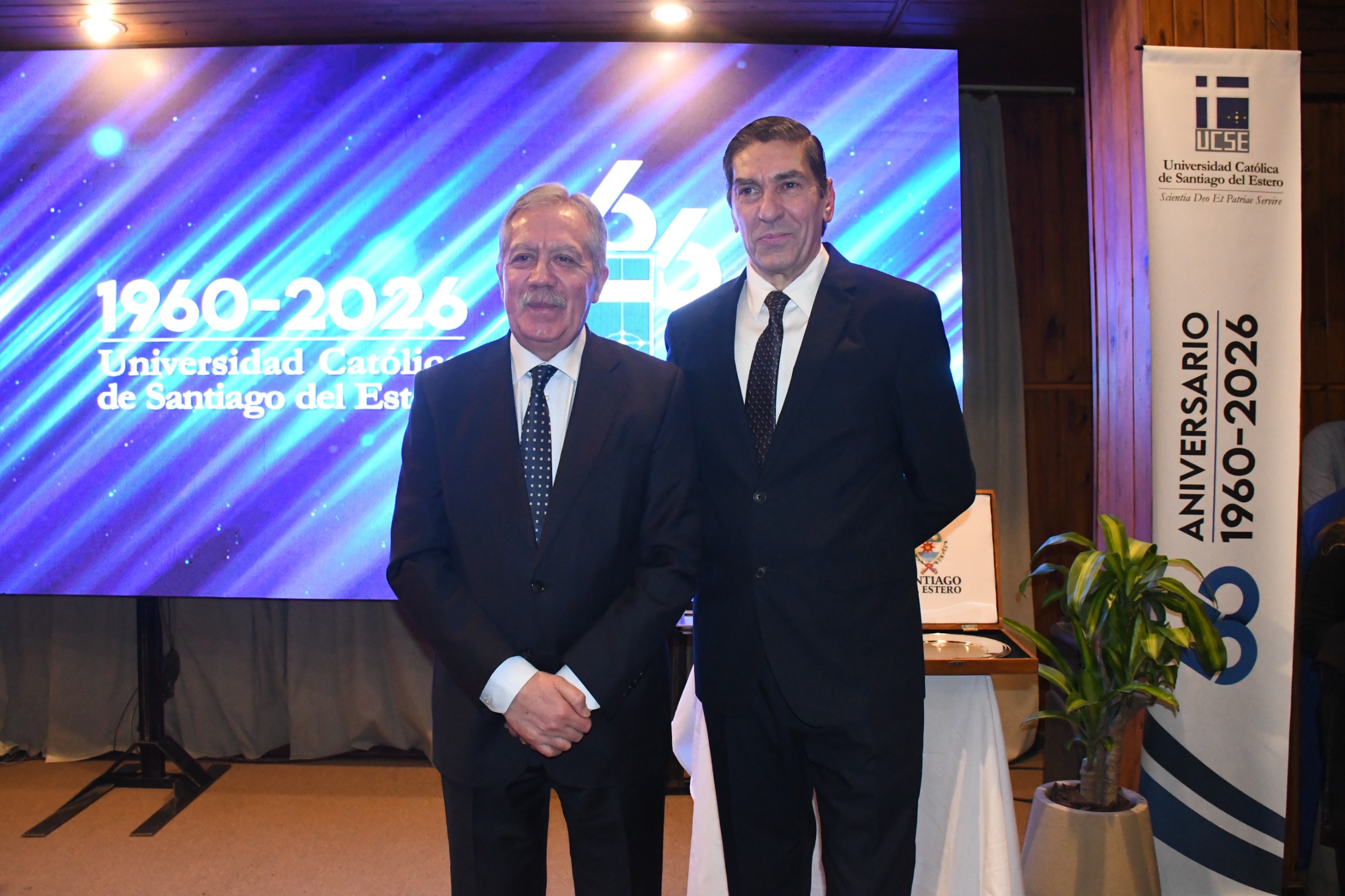 EL GOBERNADOR ELÍAS SUÁREZ PARTICIPÓ DEL ACTO POR EL 66° ANIVERSARIO DE LA UCSE EL GOBERNADOR ELÍAS SUÁREZ PARTICIPÓ DEL ACTO POR EL 66° ANIVERSARIO DE LA UCSE