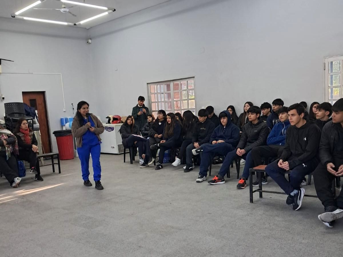 Personal municipal realizó un taller sobre bullying en el Colegio Santiago Apóstol