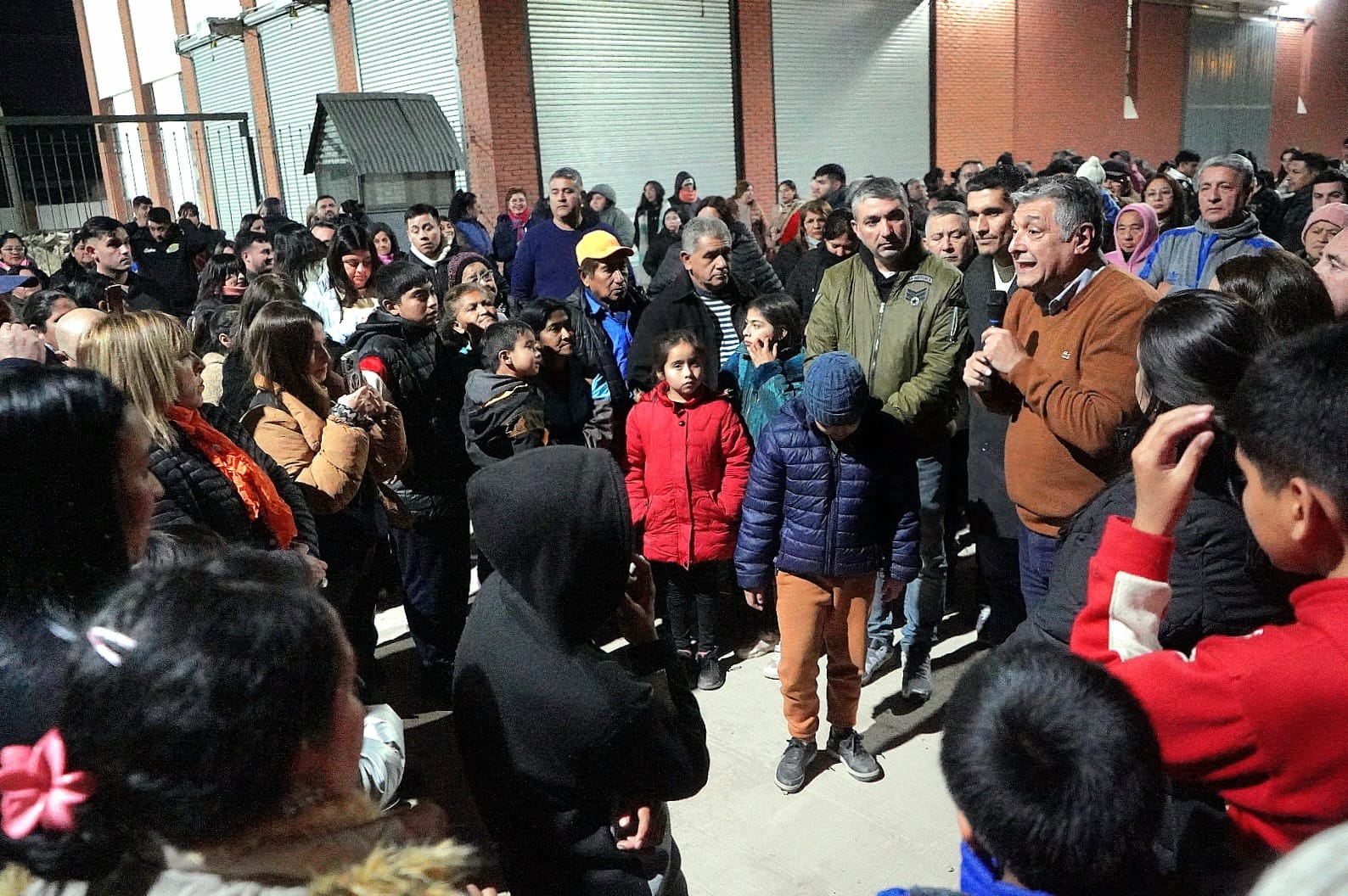 Nediani inauguró la obra de pavimentación e iluminación de la calle Tierra del Fuego
