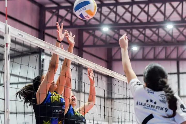 El municipio bandeño acompaña la realización un importante torneo regional de vóley