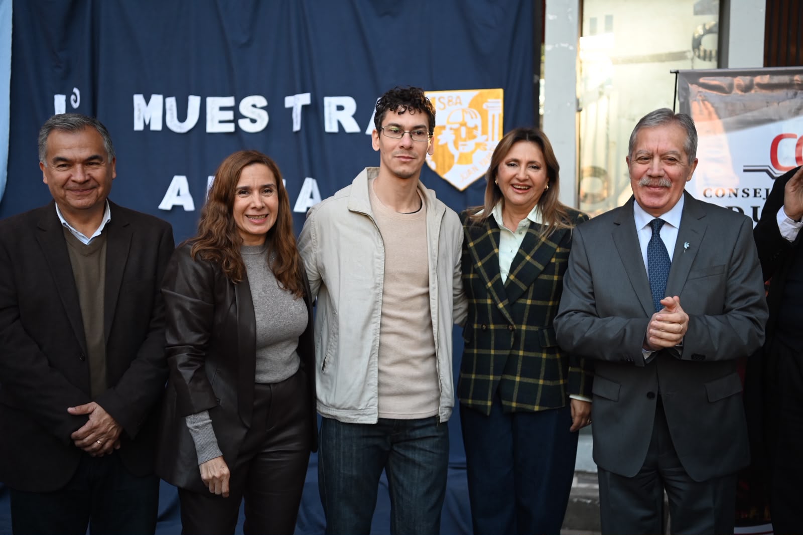 EL GOBERNADOR ELÍAS SUÁREZ PARTICIPÓ DE LA APERTURA DE LA 1° MUESTRA ANUAL DEL INSTITUTO SUPERIOR DE BELLAS ARTES «JUAN YAPARÍ» EL GOBERNADOR ELÍAS SUÁREZ PARTICIPÓ DE LA APERTURA DE LA 1° MUESTRA ANUAL DEL INSTITUTO SUPERIOR DE BELLAS ARTES «JUAN YAPARÍ»