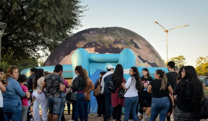El “Planetario Móvil” llega a La Banda con una experiencia inmersiva de 360° El “Planetario Móvil” llega a La Banda con una experiencia inmersiva de 360°