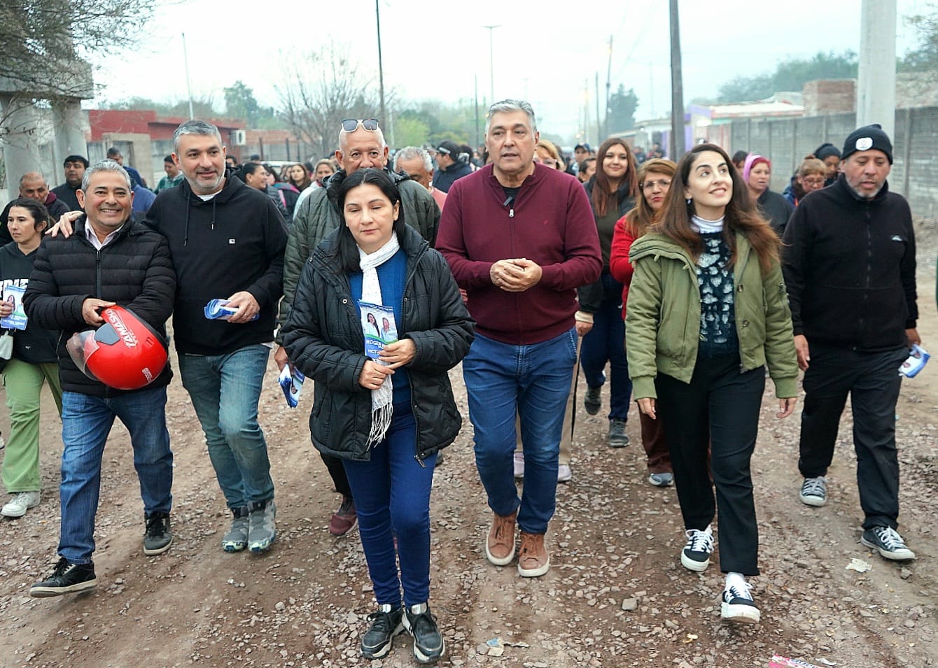 Nediani recibió un fuerte respaldo durante una caminata por los barrios Avenida y San Javier