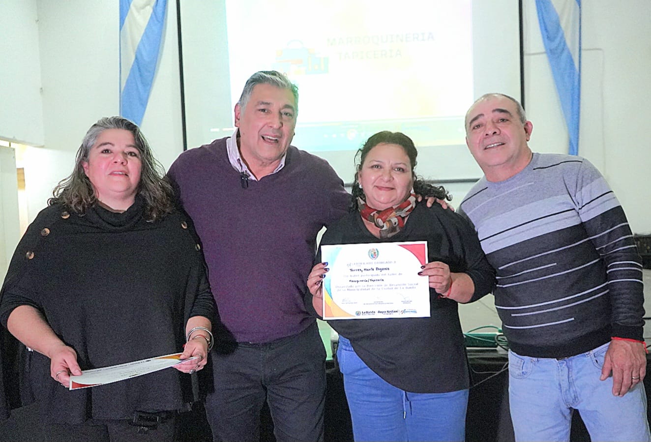 Nediani entregó certificados de capacitación a nuevos emprendedores bandeños