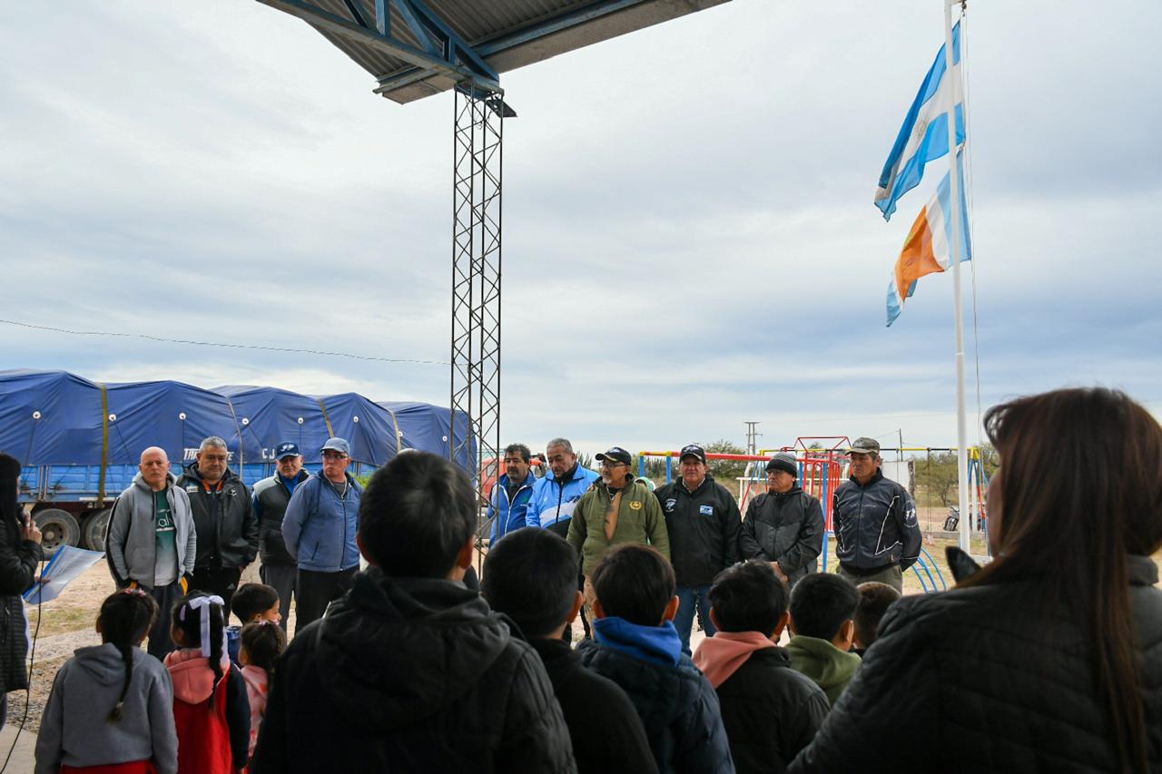 VETERANOS DE MALVINAS DE LA MATANZA LLEVARON DONACIONES AL DEPARTAMENTO LORETO