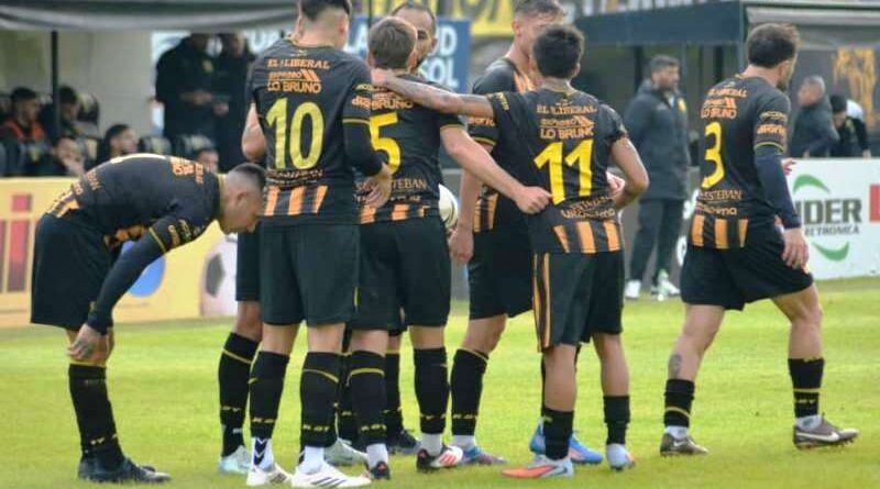 Mitre perdió con Almirante Brown y quedó en zona de descenso