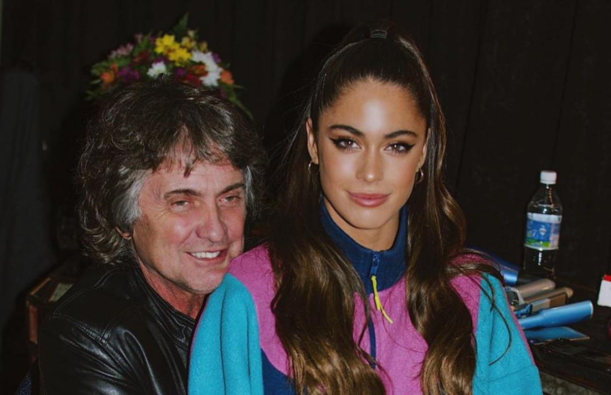LA REACCIÓN QUE ALEJANDRO STOESSEL HABRÍA TENIDO CON UN GRUPO DE PERIODISTAS CERCA DE SU CASA LA REACCIÓN QUE ALEJANDRO STOESSEL HABRÍA TENIDO CON UN GRUPO DE PERIODISTAS CERCA DE SU CASA