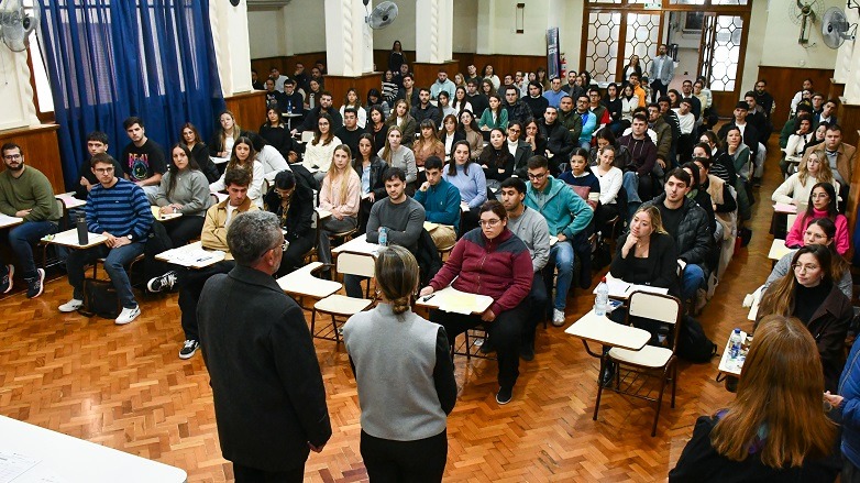 Importante número de postulantes para el examen de las Residencias de Salud 2026 Importante número de postulantes para el examen de las Residencias de Salud 2026