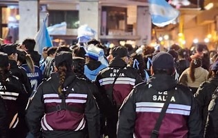 SE ENFRENTARON EN LOS FESTEJOS Y UNO TERMINÓ HERIDO CON UN CUCHILLO