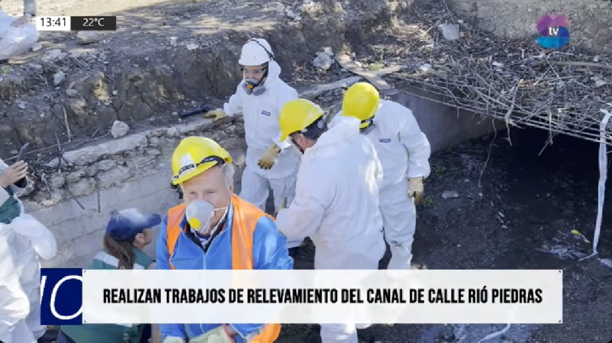 Canal Rio Piedras.png Una pérdida de agua y más de un metro de ripio complican un canal de Metán
