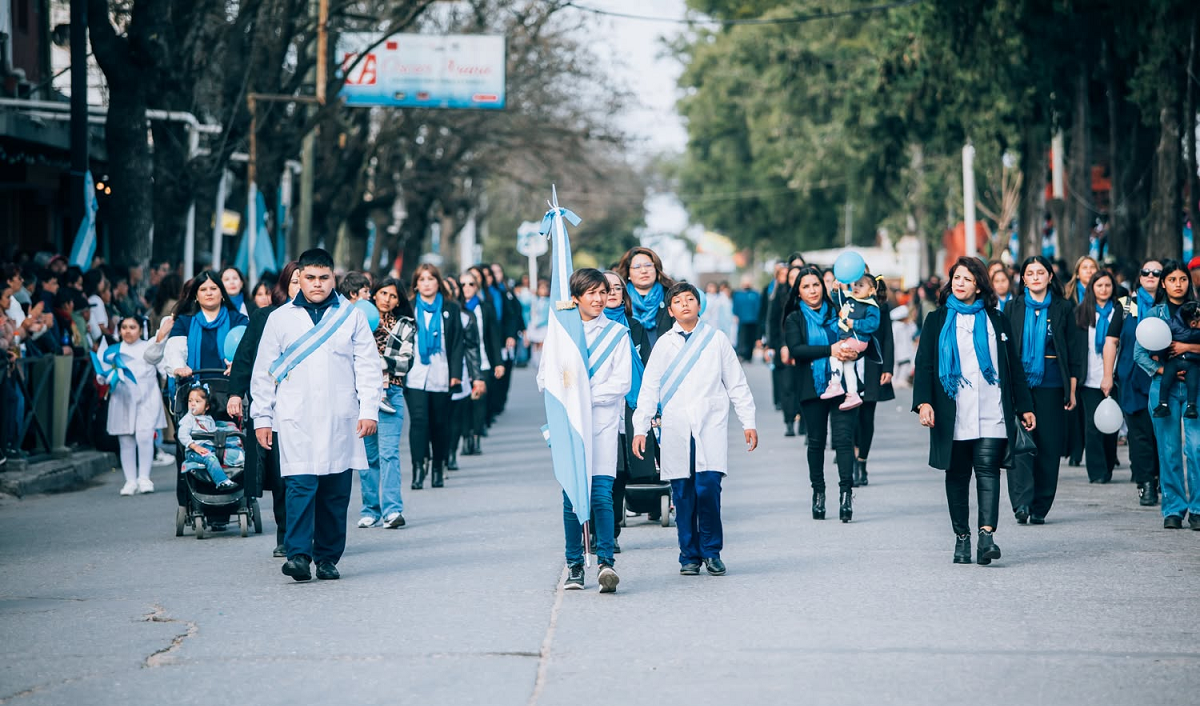 Desfile Indep.png Desfile Indep.png
