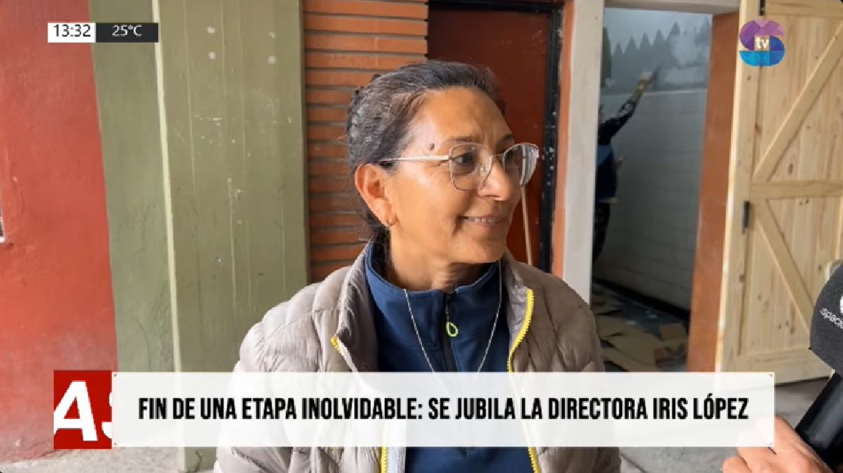 Profe Iris López.png Profe Iris López.png