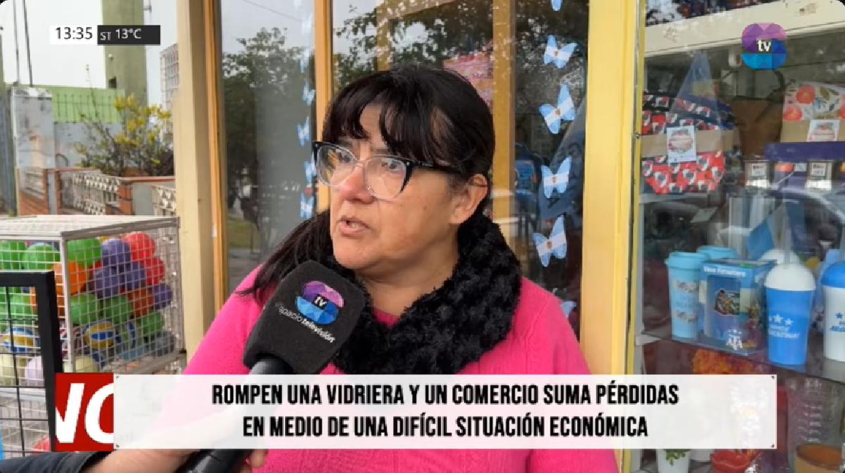 Rompen la vidriera de una librería en Metán y los daños superan el robo Rompen la vidriera de una librería en Metán y los daños superan el robo