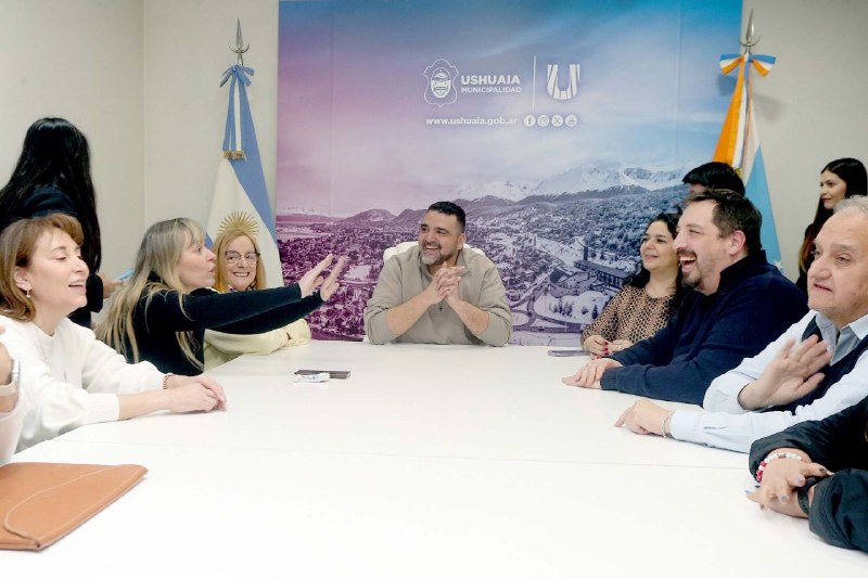 VUOTO RECIBIÓ A SENADORES Y DESTACÓ SU DEFENSA DE LA SOBERANÍA NACIONAL
