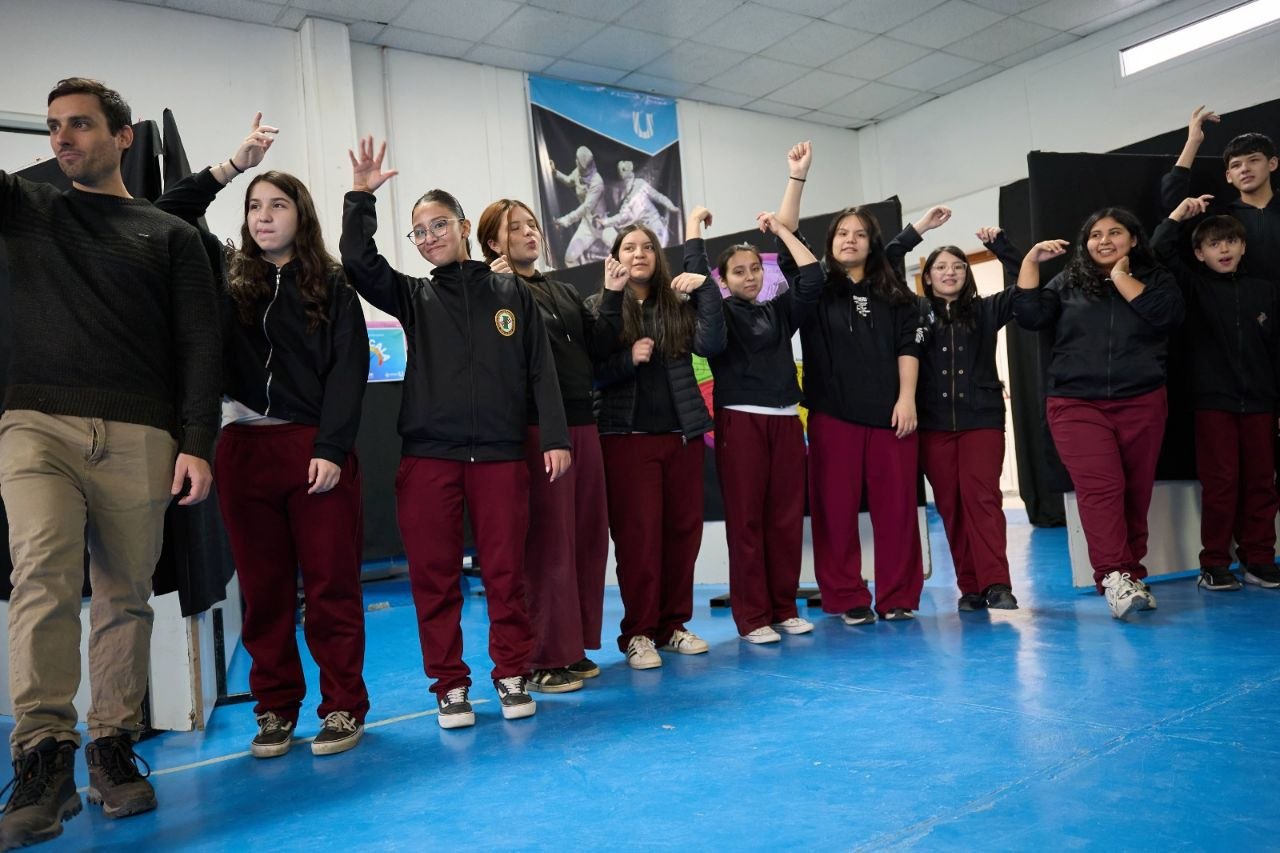 LA MUNICIPALIDAD DESARROLLÓ LA PRIMERA SEMANA DE LA CAMPAÑA “DEL ALGORITMO AL ENCUENTRO” JUNTO A INSTITUCIONES EDUCATIVAS DE LA CIUDAD