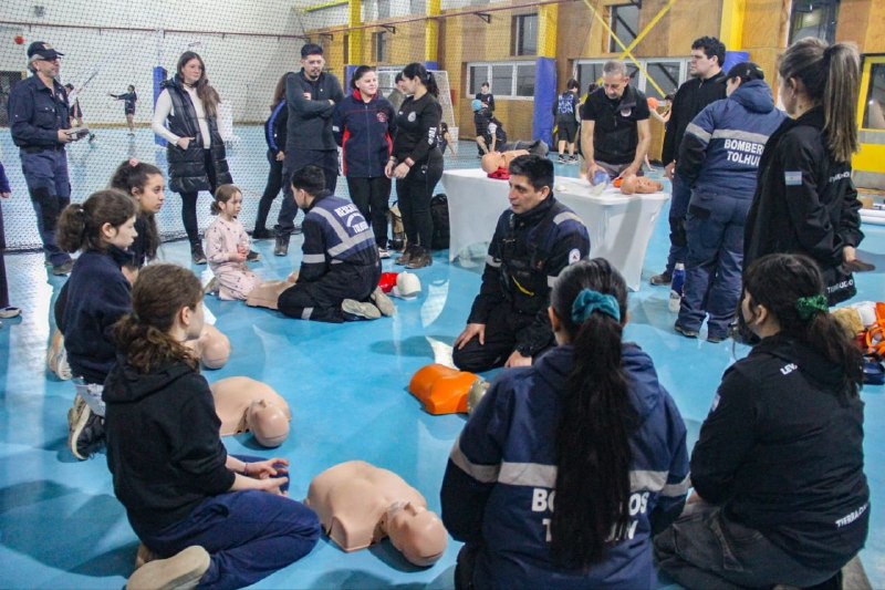 MÁS DE 80 PERSONAS PARTICIPARON DE UNA CAPACITACIÓN EN RCP Y PRIMEROS AUXILIOS EN TOLHUIN