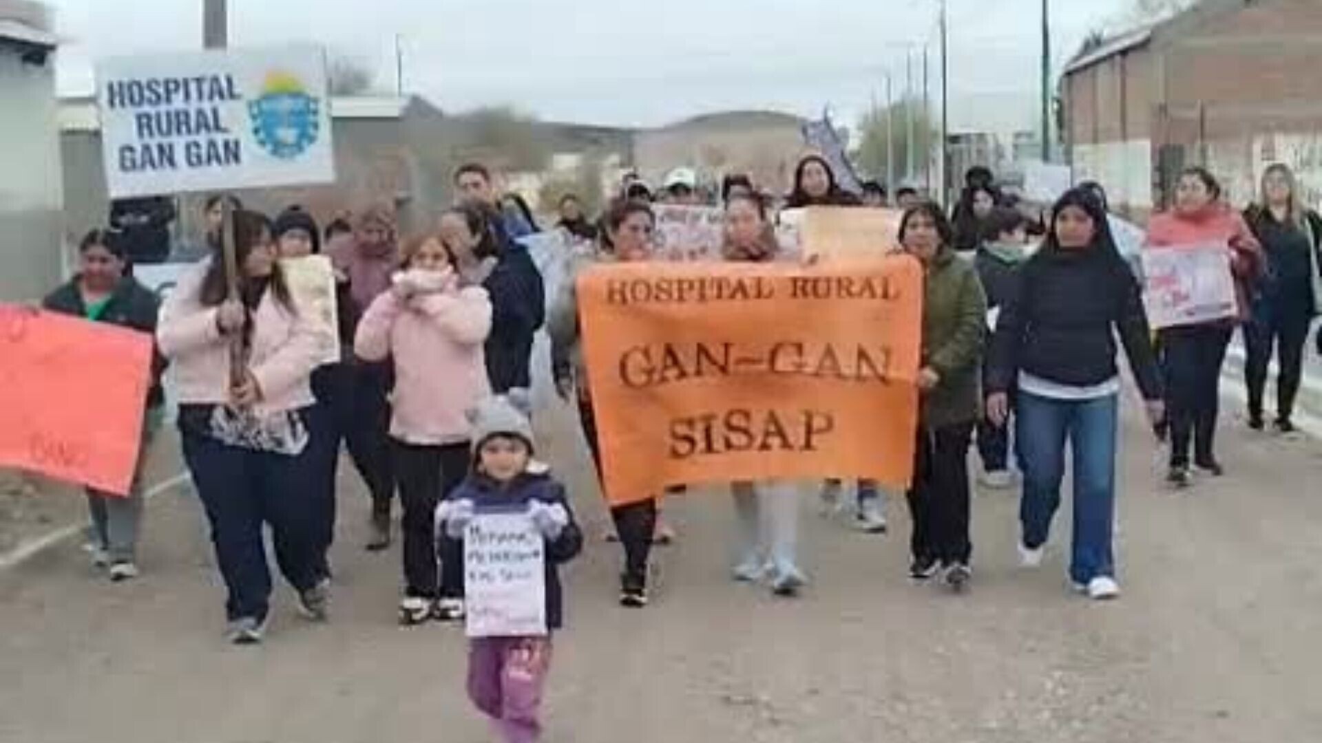 Chubut en alerta: hasta en Gan Gan se escucho el reclamo y la gente salio a la calle y el Gobierno sigue sin escuchar