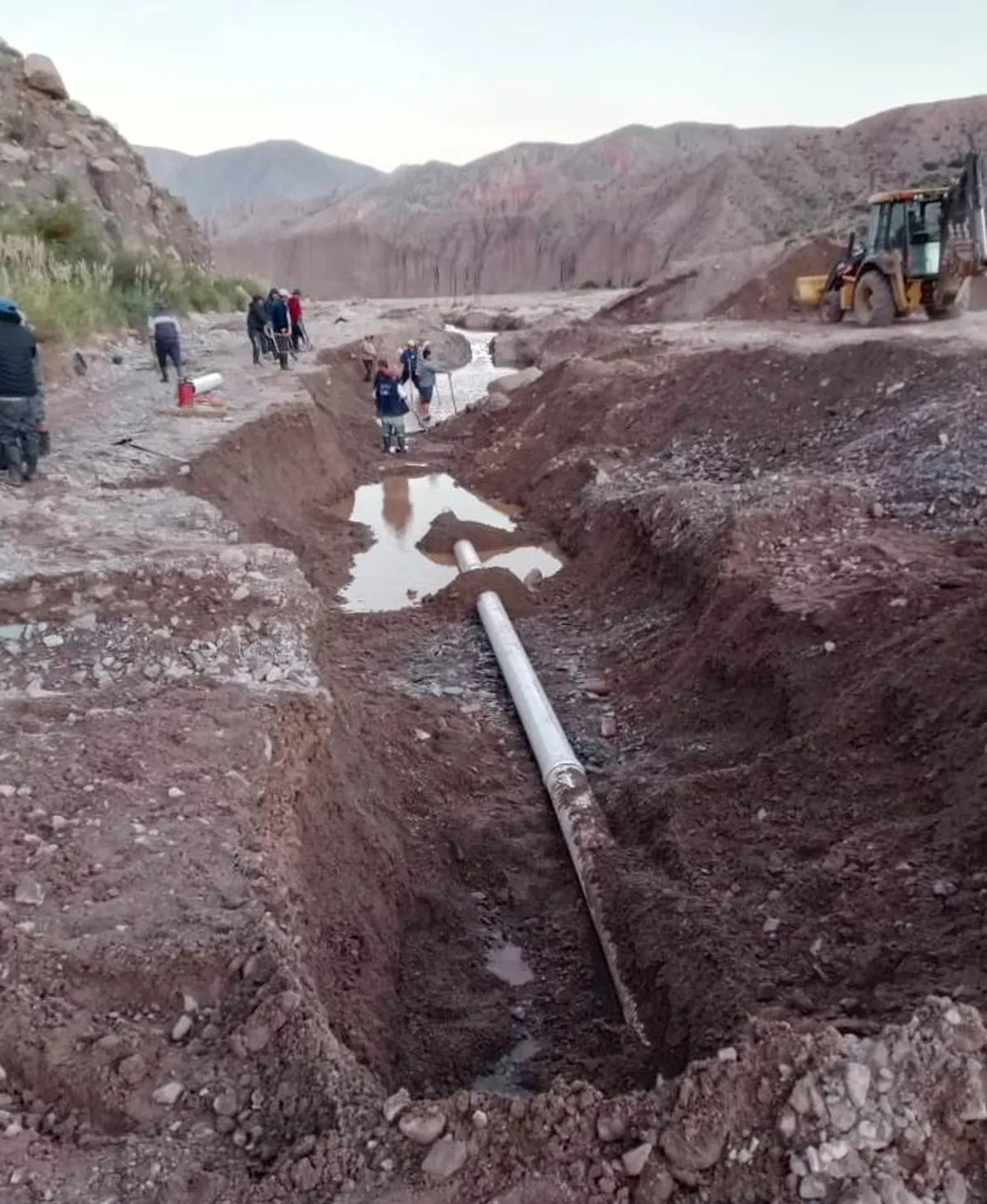 Recursos Hídricos avanza en obras en AºHuaico Grande de la capital y en Yacoraite